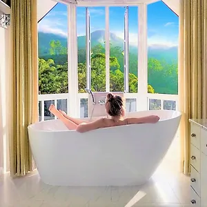 luxe-wilderness.kandyhotelsnow.com/